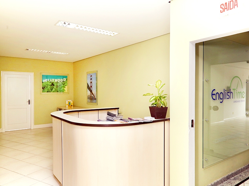 English Time Language Center - Cursos de Inglês em Blumenau/SC